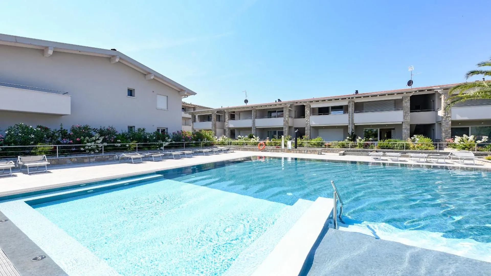 公寓 Mgh Luxury - Vivere Il Lago C05 代森扎诺-德尔加达 意大利