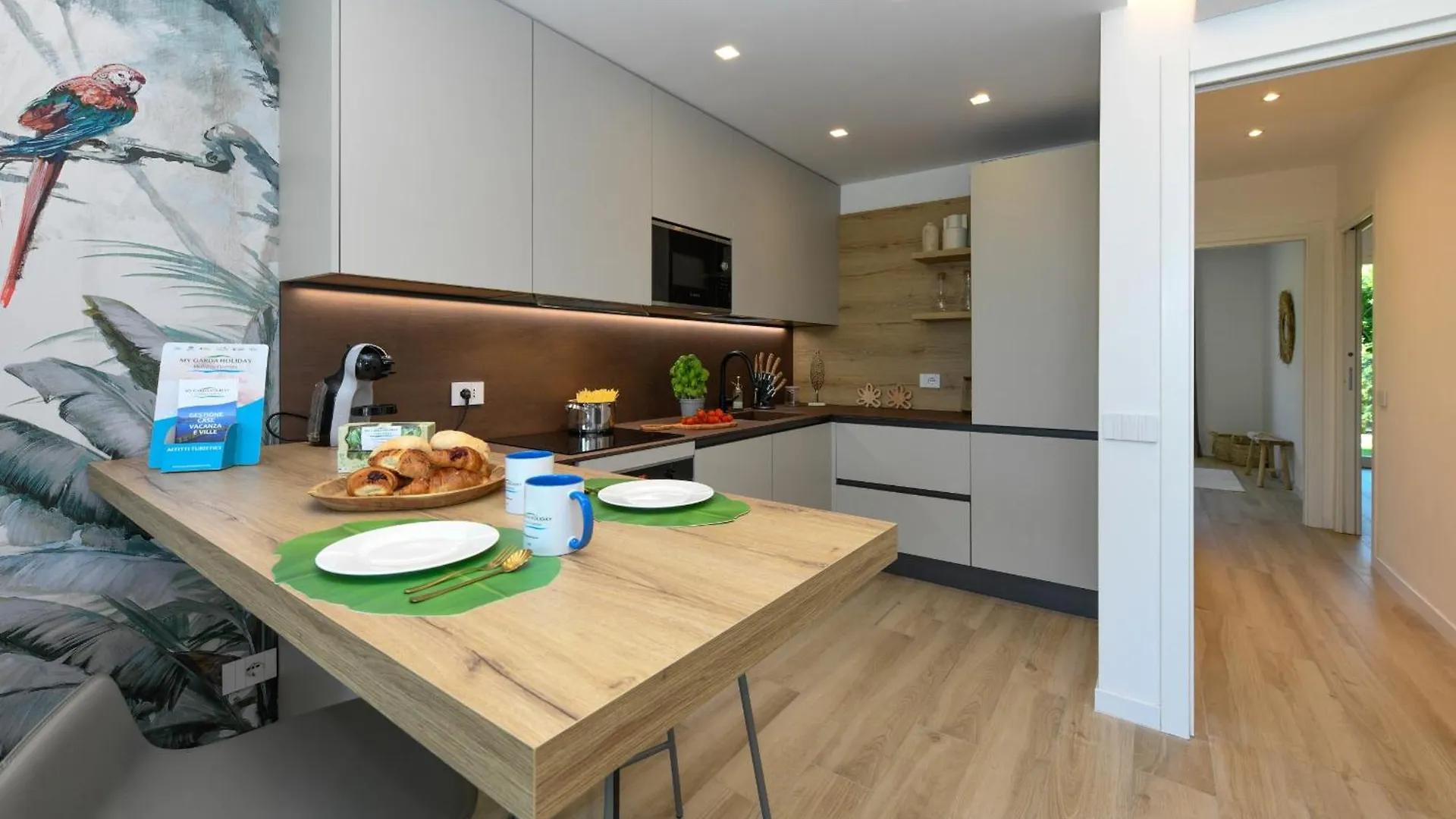 Mgh Luxury - Vivere Il Lago C05 Desenzano del Garda 0*,